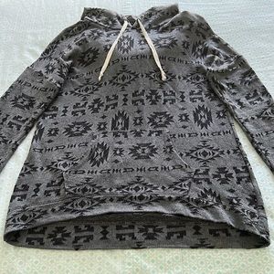 Hollister NWOT Gray and Black Patterned Light Hoodie